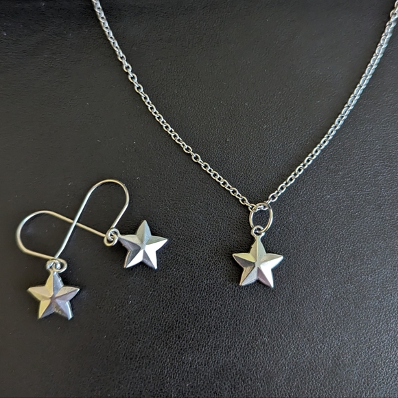 🌟Host Pick🌟 Star Necklace and Earrings Set - Picture 1 of 3